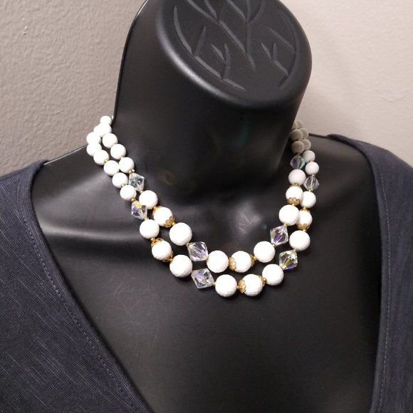 Vintage Lisner Plastic And Glass 2 Layer Bead Necklace - Picture 3 of 11